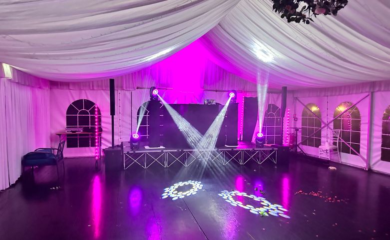 DJ lors d'un mariage